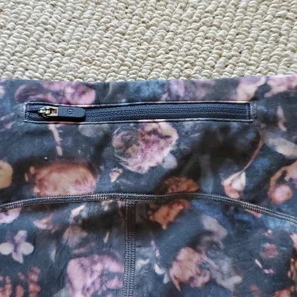 Lululemon 🍋 Speed Up Crops Leggings - size 4 - Picture 3 of 8
